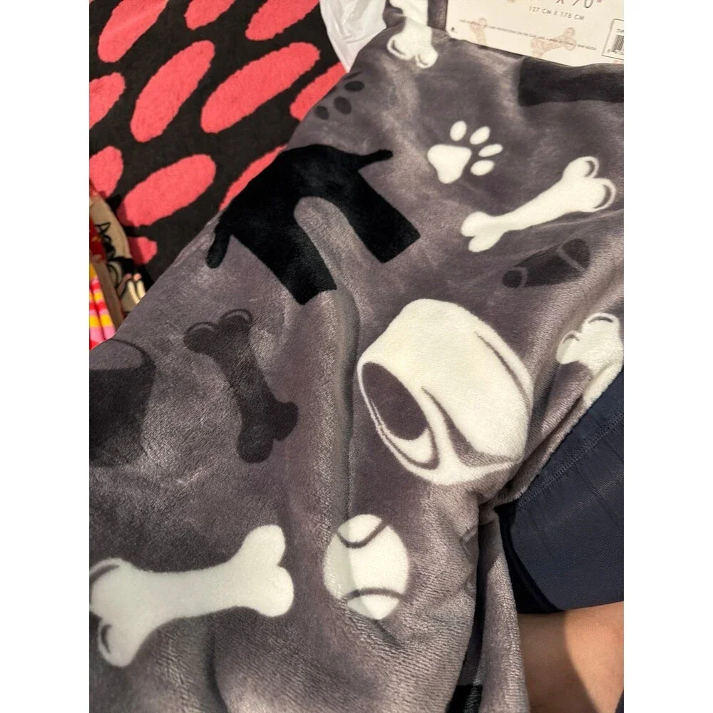 Brand new Cuddlove plush pet Blanket